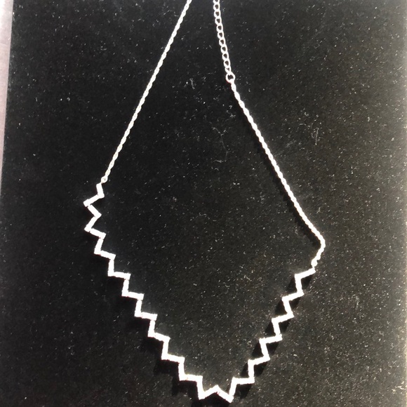 Necklaces and matching earrings - Picture 3 of 4